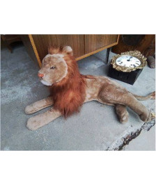 PELUCHE LION COUCHÉ 