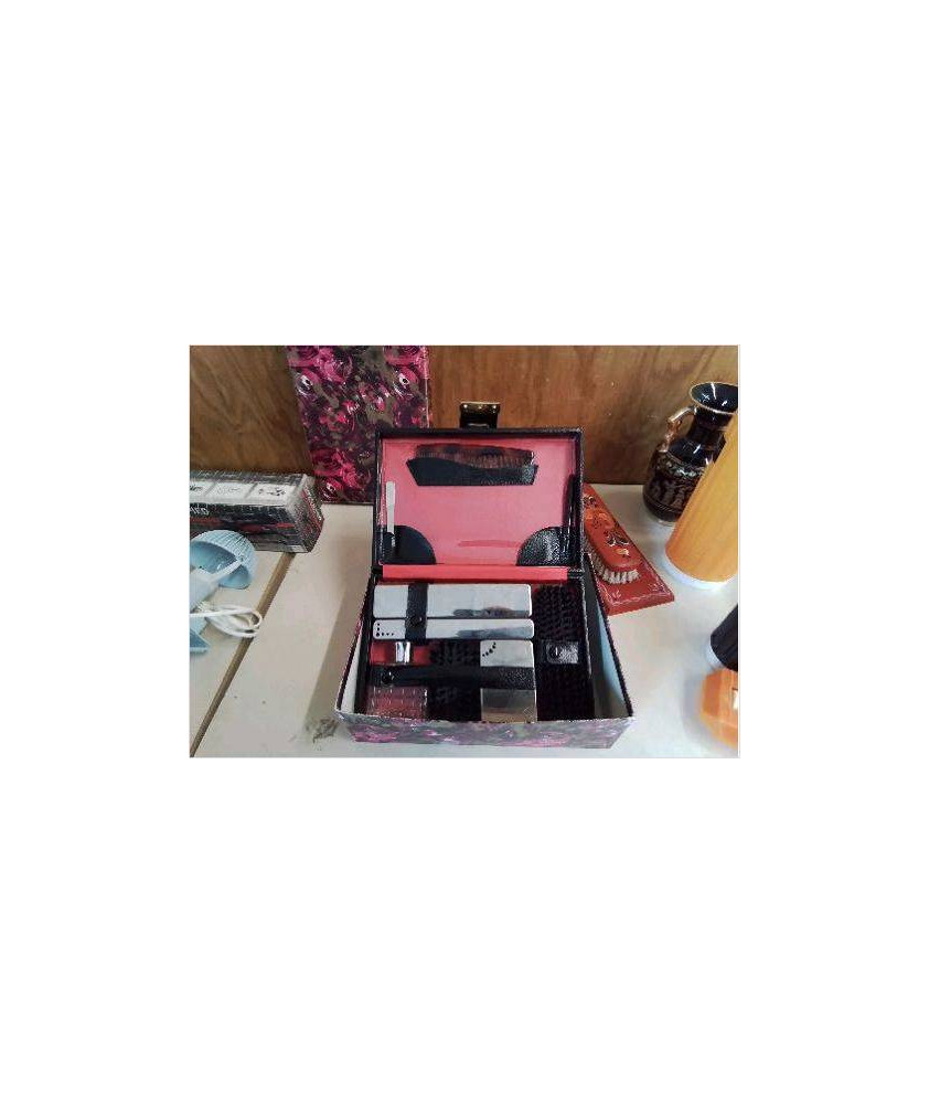TROUSSE DE TOILETTE 