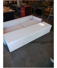 MEUBLE TV BAS BOIS BLANC LAQUÉ 2 TIROIRS 1 PORTE BATTANTE PIEDS MÉTAL GRIS