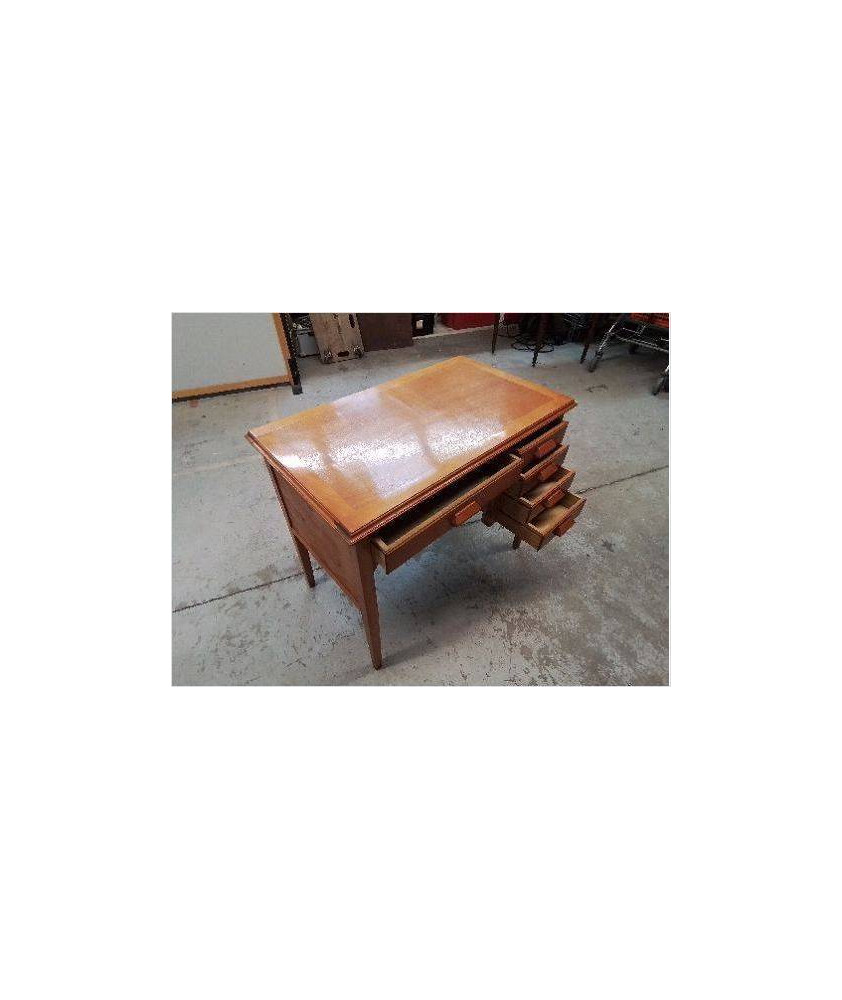 PETIT BUREAU 