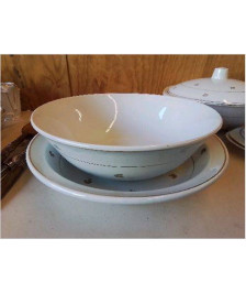 PLAT EN PORCELAINE