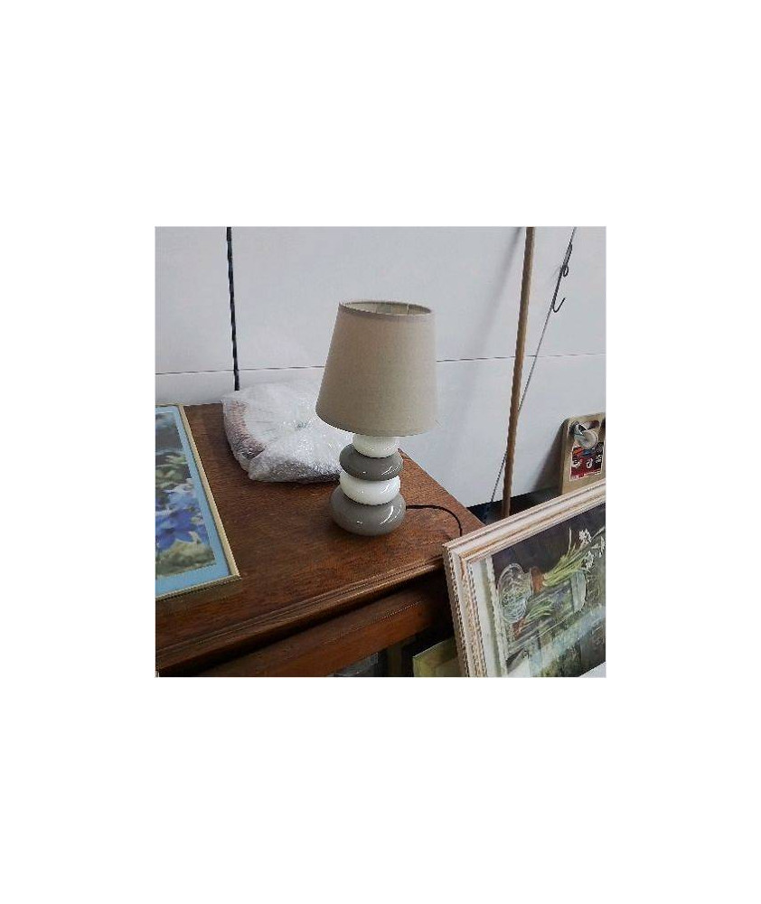 LAMPE GALETS BLANCS ET GRIS