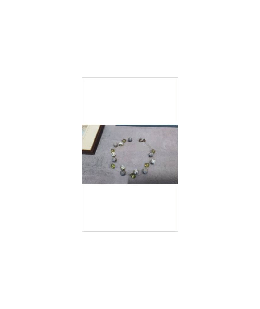 COLLIER 