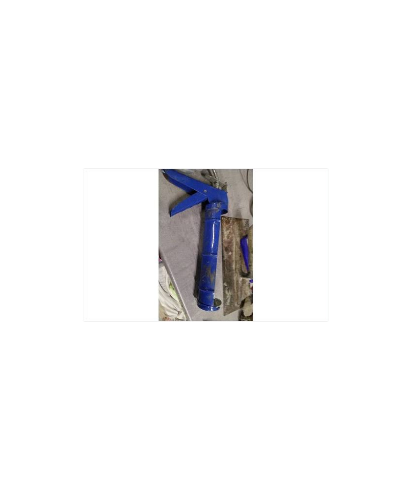 PISTOLET A MASTIC