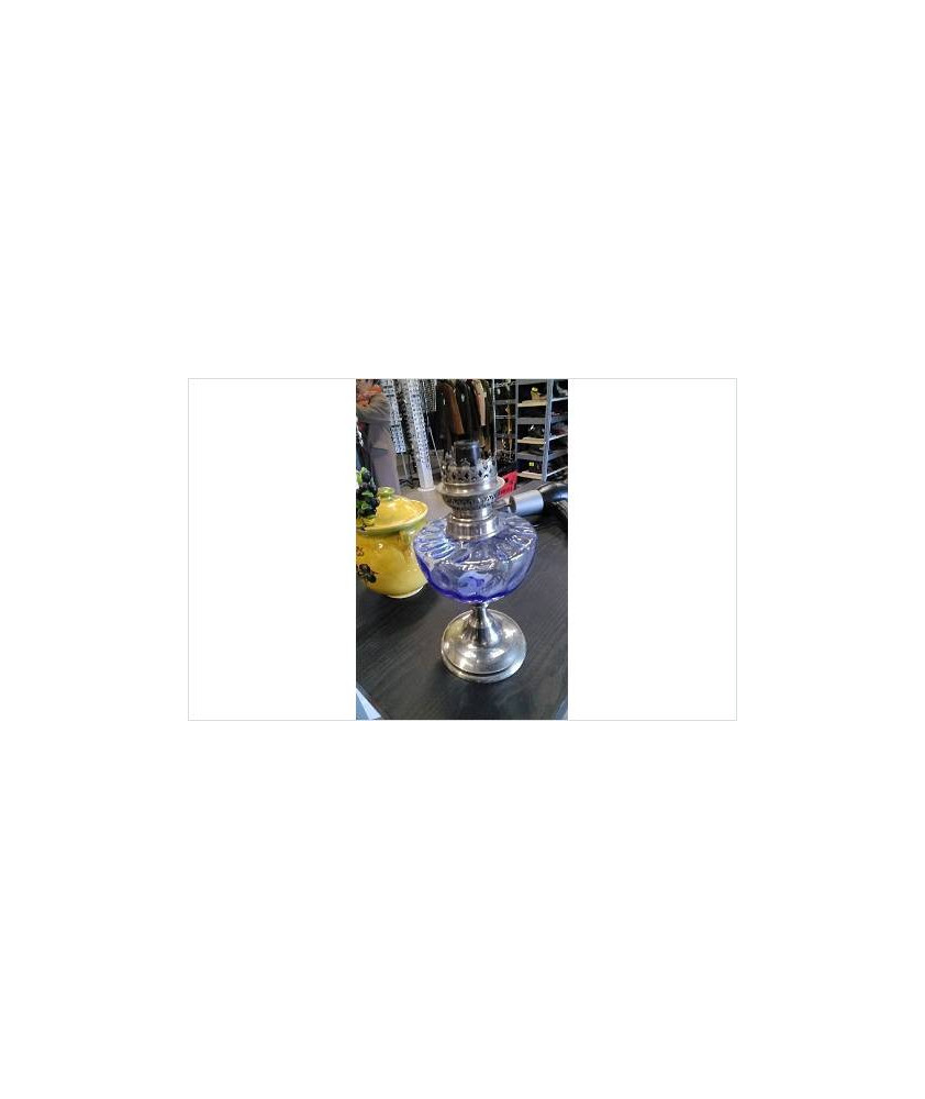 LAMPE A PETROLE