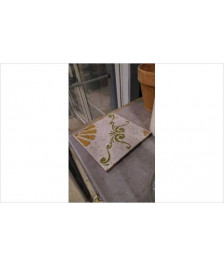 DESSOUS DE PLAT