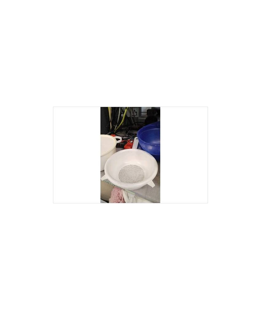 PASSOIRE BLANCHE PLASTIQUE 