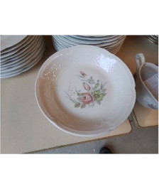 LOT DE 12 ASSIETTES EN PORCALAINE