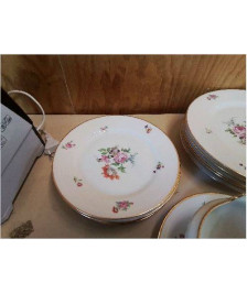 ASSIETTE À DESSERT AVEC MOTIF FLORAL 