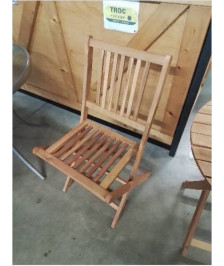 CHAISE DE JARDIN PLIANTE BOIS CLAIR A BARREAUX 