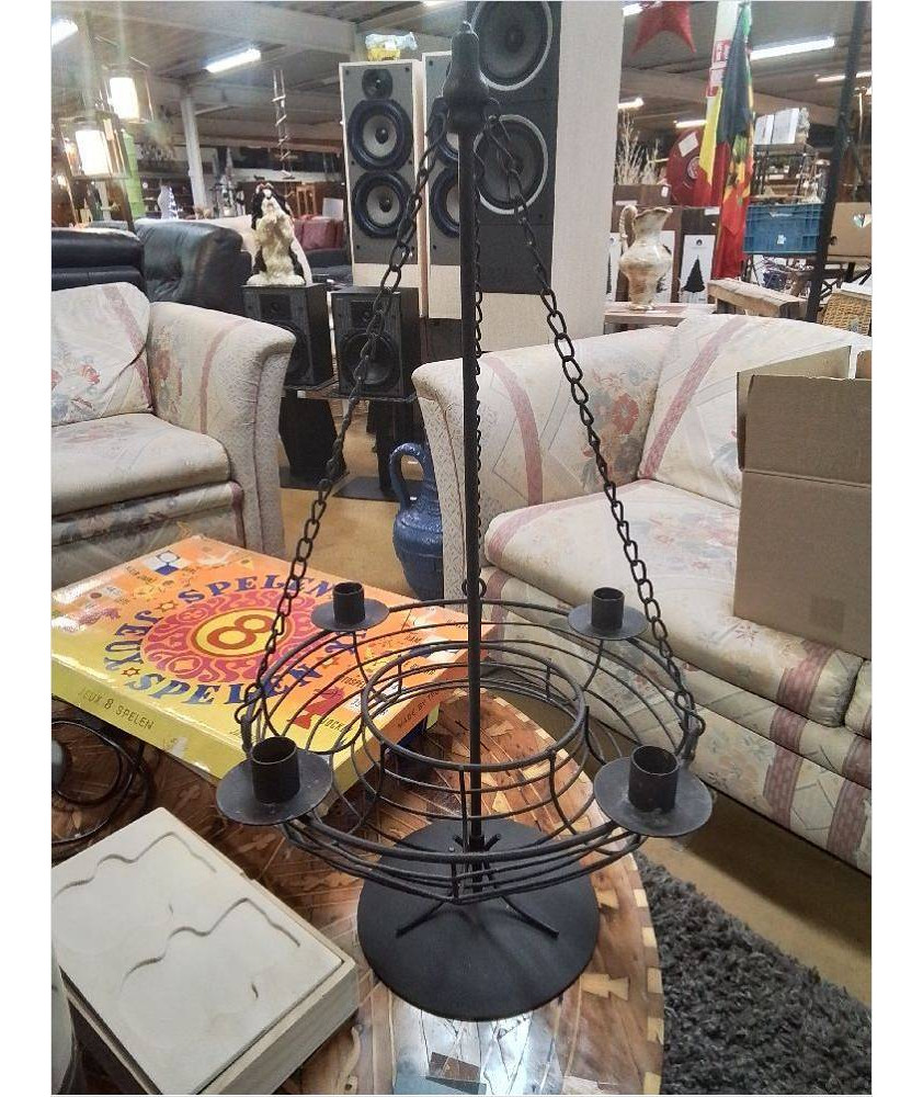 CHANDELIER 