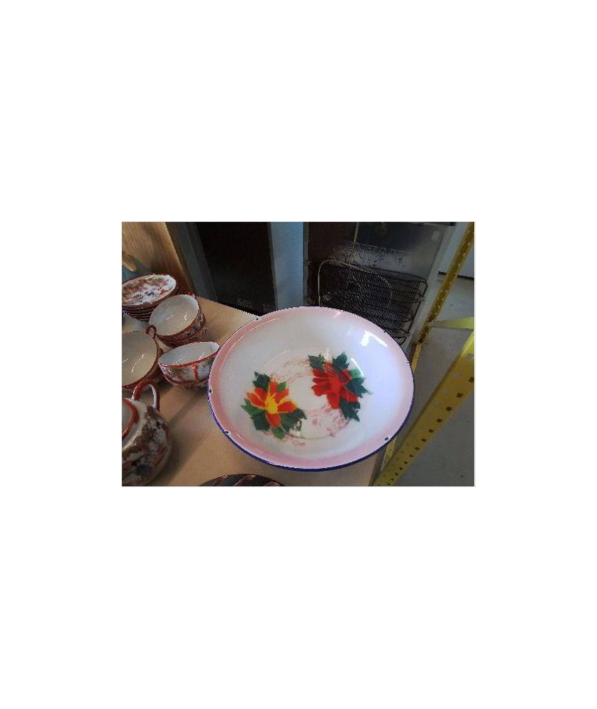 PLAT EN TAULE ÉMAILLÉE 