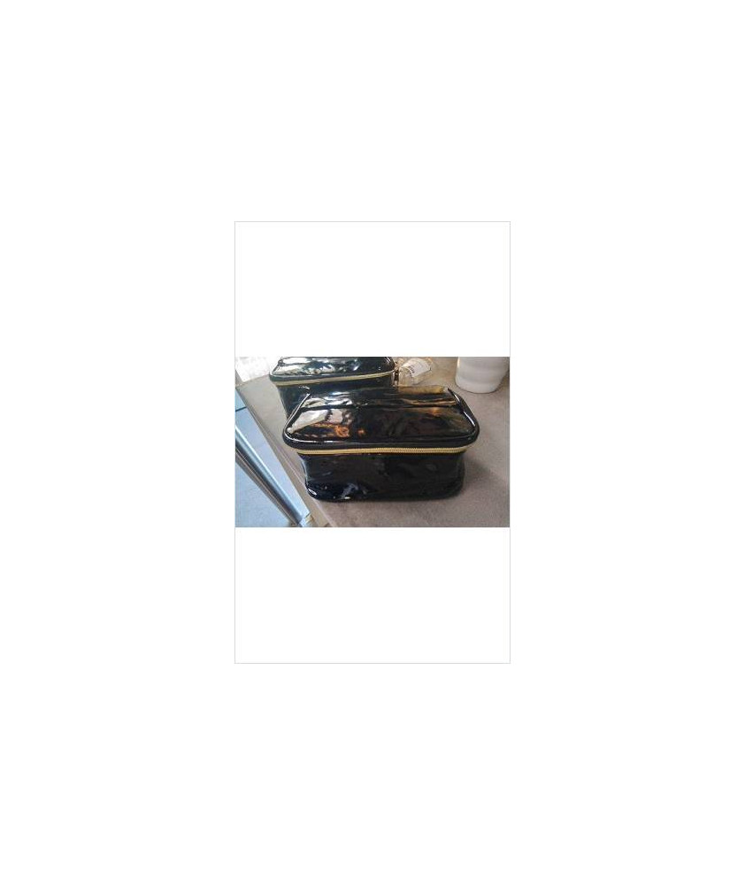 TROUSSE DE TOILETTE 