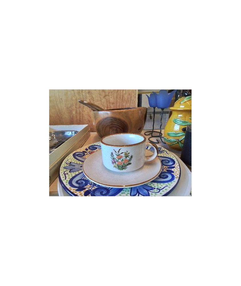 TASSE EN GRES AVEC MOTIF FLORAL 