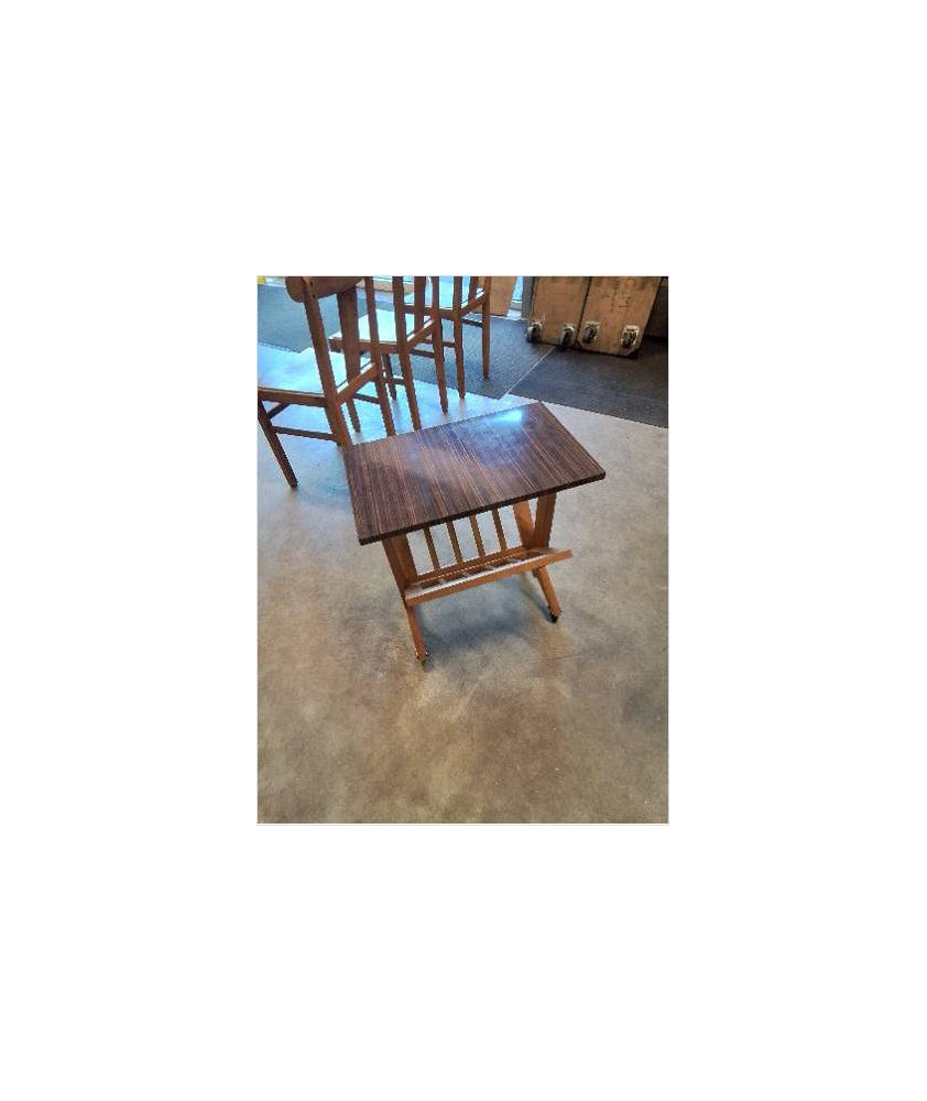 PORTE REVUES A  ROULETTES BOIS CLAIR DESSUS FORMICA MARRON 