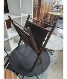 PORTE REVUES PLIANT BOIS ET PU CHOCOLAT ANNÉES 60