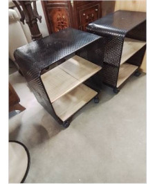 CHEVET A ROULETTES MÉTALLIQUE NOIR ET TABLETTES BOIS CLAIR