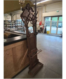 VESTIAIRE MURAL BOIS SCULPTÉ ET GRAVÉ 8 PATÈRES FN XIXE