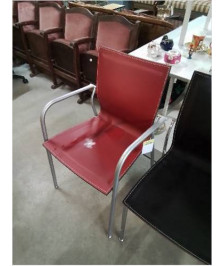 FAUTEUIL D’ACCEUIL PIÈTEMENT MÉTAL CHROMÉ ASSISE CUIR ROUGE