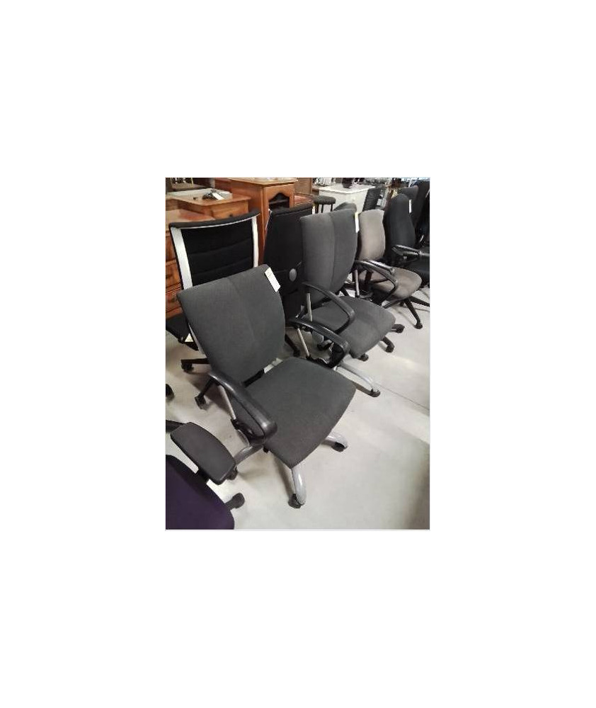 FAUTEUIL DE BUREAU A ROULETTES PIÈTEMENT MÉTAL GRIS ASSISE TISSU GRIS DOSSIER RÉGLABLE FAUTEUIL DE BUREAU A ROULETTES PIÈTEMENT MÉTAL GRIS ASSISE TISSU GRIS DOSSIER RÉGLABLE