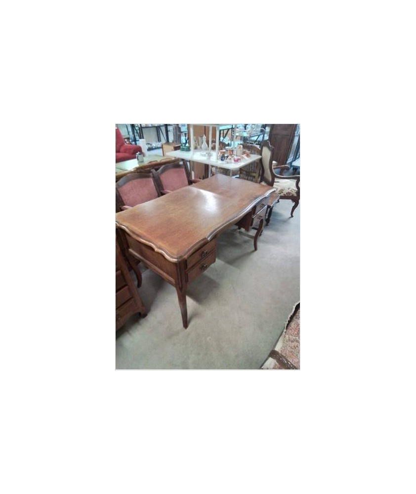 BUREAU RECTANGULAIRE PLATEAU CHANTOURNÉ 4 TIROIRS PIEDS GALBES STYLE RÉGENCE 
