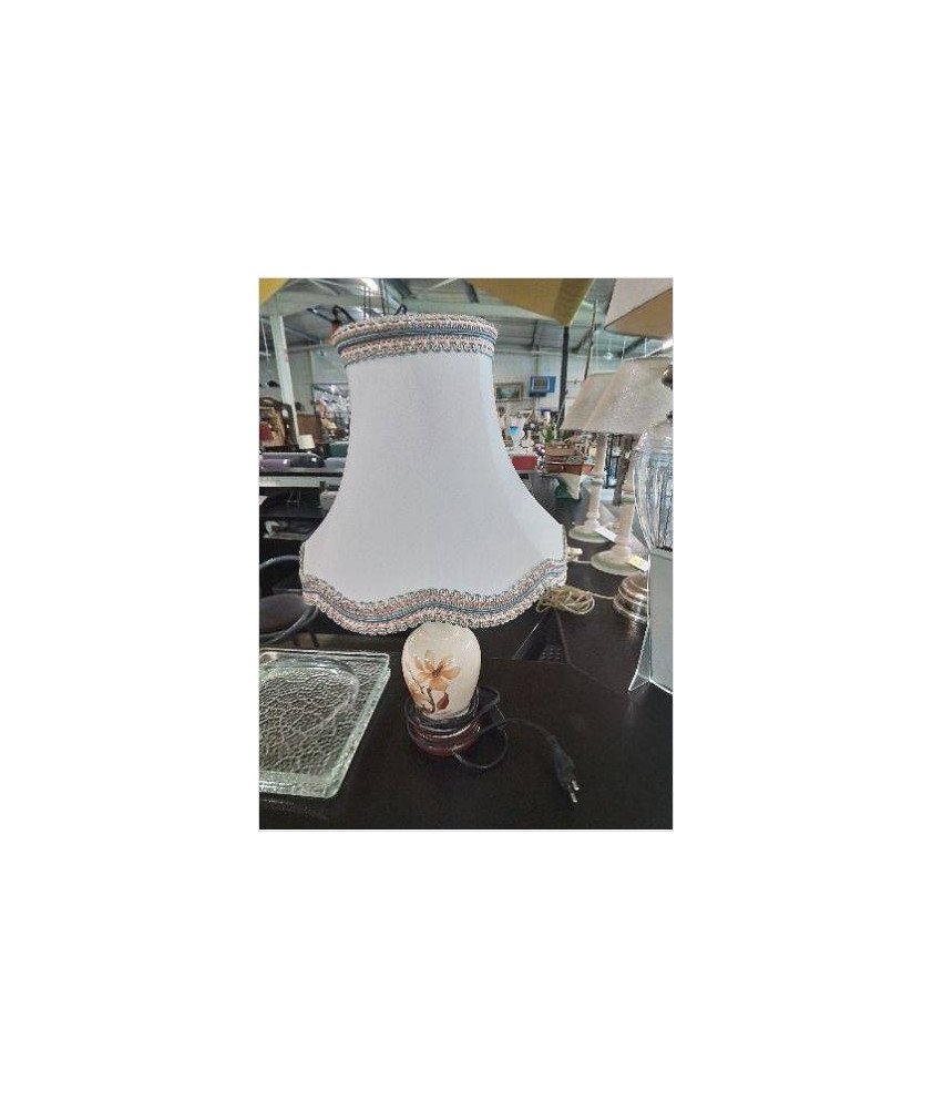LAMPE CÉRAMIQUE ECU AUX FLEURS SOCLE BOIS AJ TISSU ECRU LISERÉ BLEU ROSE