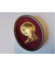 VIERGE EN LAITON SUR VELOURS ROUGE 