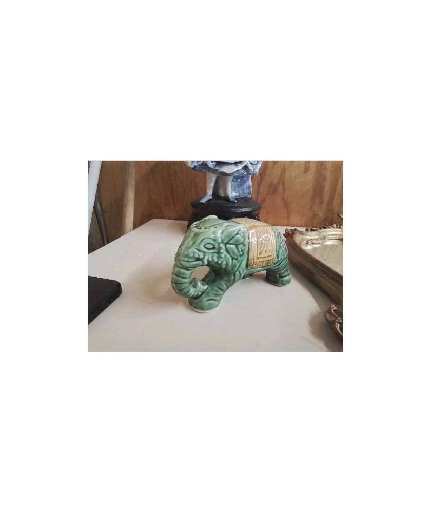 STATUETTE ELEPHANT