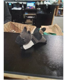 PETIT CHIEN MARRON ET NOIR 