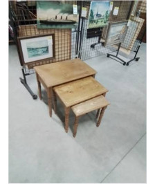 3 TABLES CIGOGNES PIEDS TOURNÉS PIN 