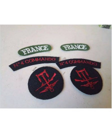 LOT 6  D’INSIGNES BRODÉES