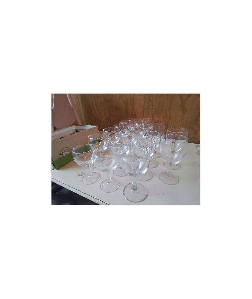 VERRE SUR PIED (LA PIÈCE)