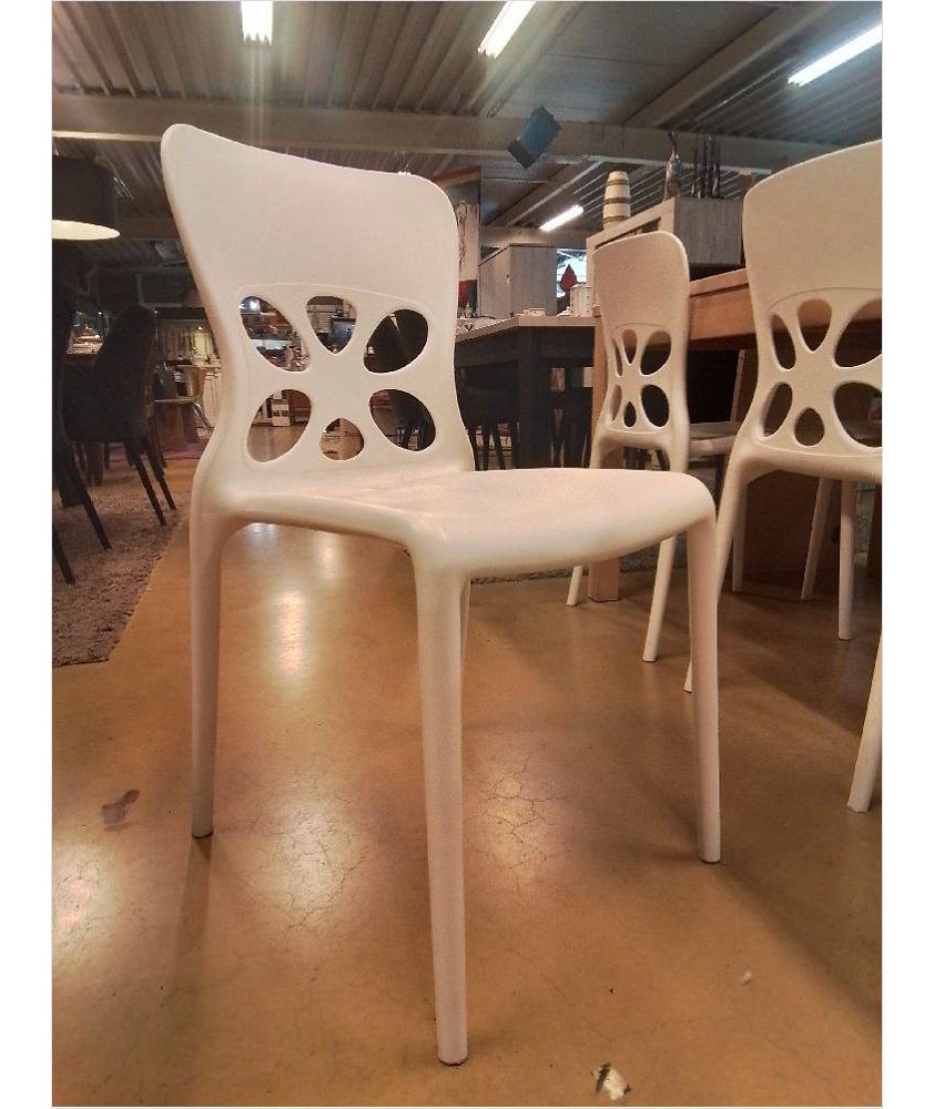 CHAISE
