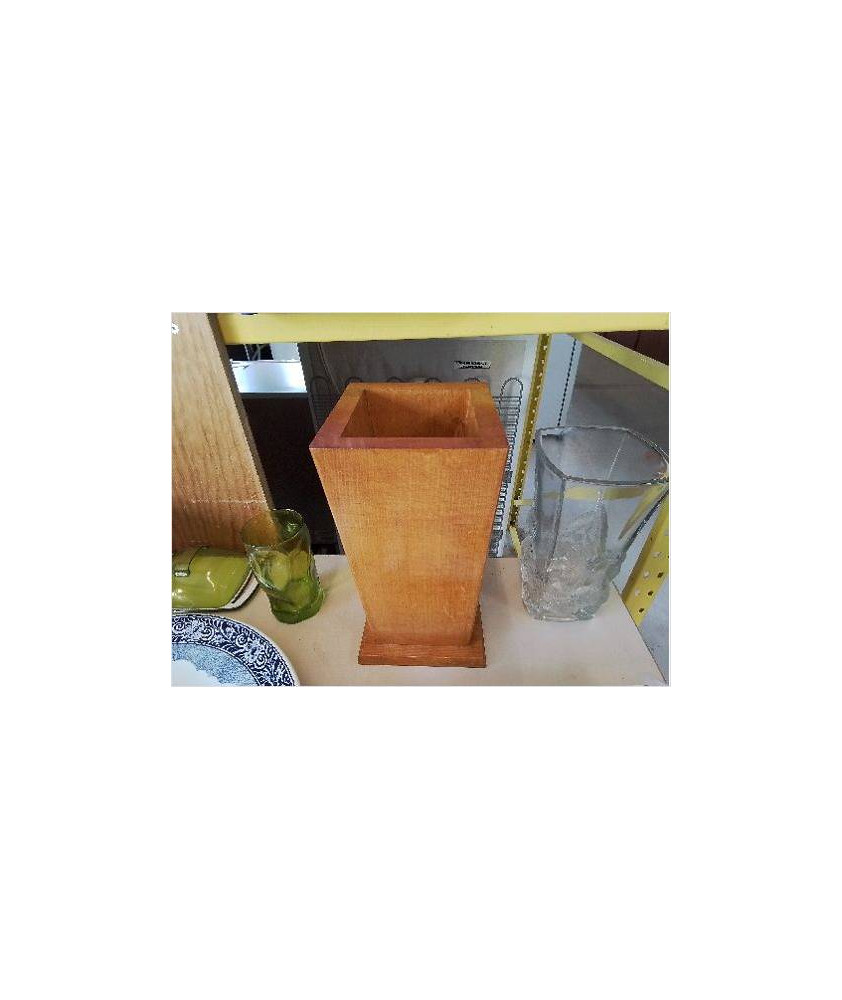 VASE EN BOIS 