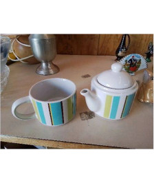 PETITE TASSE AVEC THÉIÈRE 