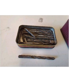 BOITE AVEC LOT DE MÈCHE 