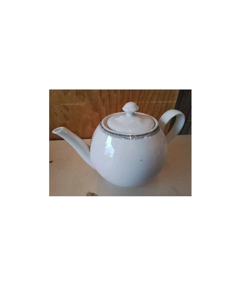 THEIERE EN PORCELAINE
