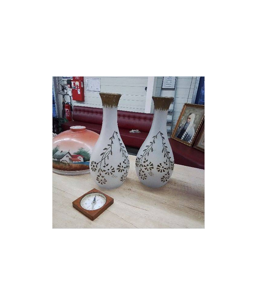 PAIRE DE VASES EN VERRE SIGNÉS