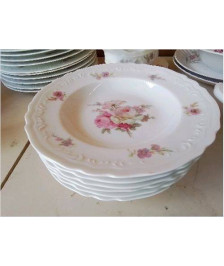 LOT DE 6 ASSIETES EN PORCELAINE 