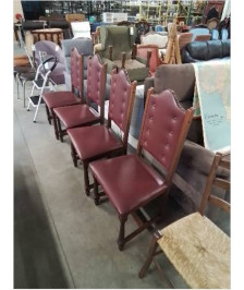 4 CHAISES A ENTRETOISE BOIS ASSISE ET DOSSIER CINTRÉ CAPITONNÉ SKAÏ GRENAT STYLE REGENCE 