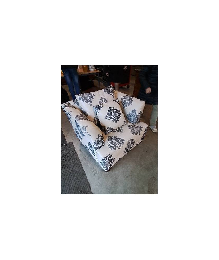 FAUTEUIL COTTAGE ANGLAIS ELLIOTT TISSU ECRU ET BLEU PIEDS TOUPIES  BOIS 