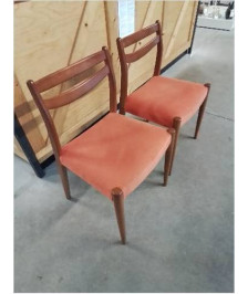 PAIRE DE CHAISES BOIS ASSISE CAPITONNÉ TISSU ORANGE ANNÉES 60