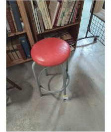 TABOURET PIÈTEMENT MÉTAL GRIS ASSISE SKAÏ ROUGE