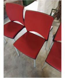 CHAISE D’ACCUEIL PIETEMENT MÉTAL GRIS ASSISE ET DOSSIER TISSU ROUGE VIASIT