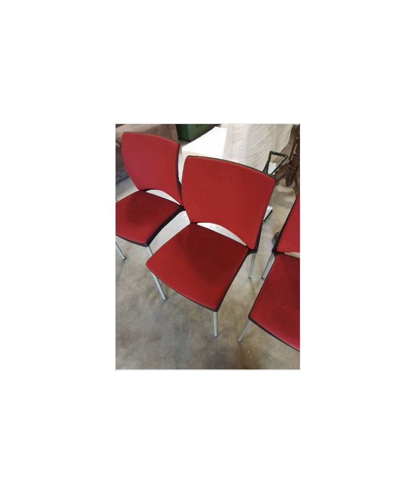 CHAISE D’ACCUEIL PIETEMENT MÉTAL GRIS ASSISE ET DOSSIER TISSU ROUGE VIASIT