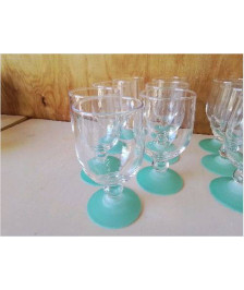 LOT DE 7 VERRES A PEDS 