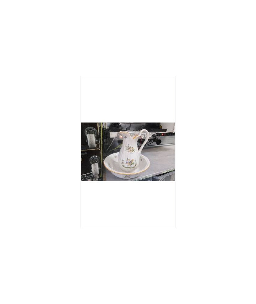 SERVICE DE TOILETTE STYLE MOUSTIERS 