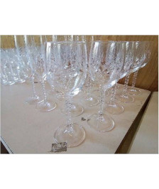 LOT 3 VERRES A EAU CRISTAL MOTIF EPIS 