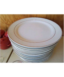 LOT DE 7 ASSIETTES BLANCHES