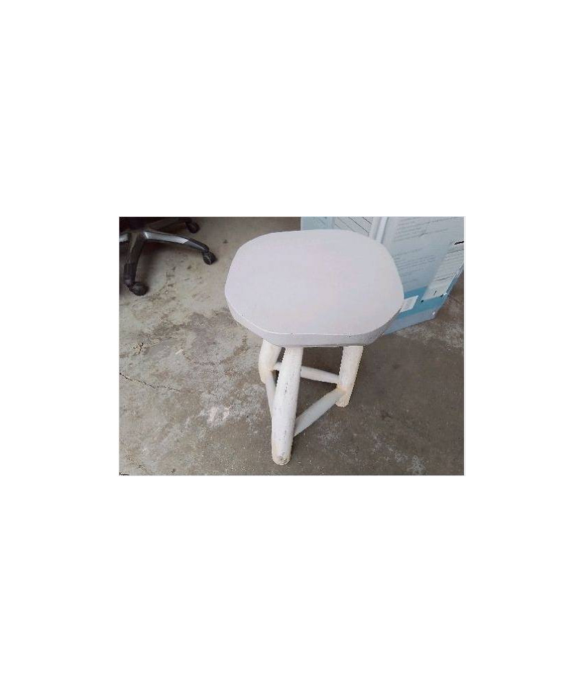 TABOURET RUSTIQUE RELOUKÉ